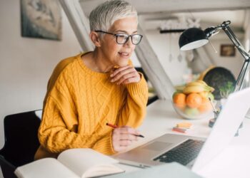 El Gobierno ofrece ayudas para desempleados mayores de 50 años