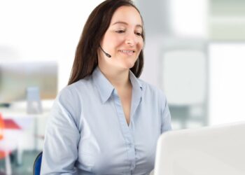 Randstad ofrece casi 1.000 empleos para teleoperadores en España