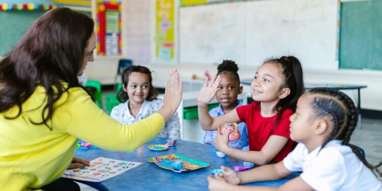 Ofertas de empleo del SEPE en colegios sin necesidad de realizar oposición