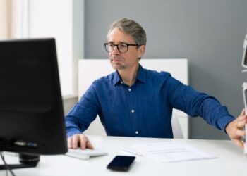 Estos son los requisitos del subsidio para mayores de 52 años