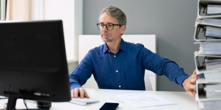 Estos son los requisitos del subsidio para mayores de 52 años