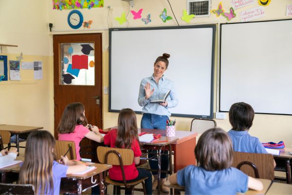 La Junta de Andalucía amplía la plantilla docente con 1.275 nuevas plazas