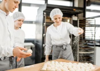 Mercadona ofrece puestos de trabajo para su fábrica de pan en Madrid