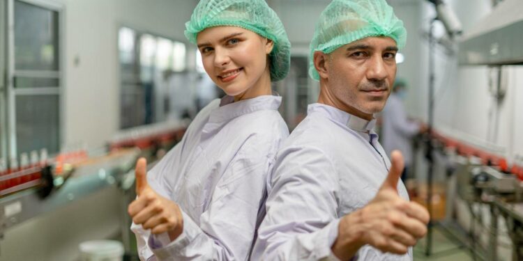 Nestlé ofrece 48 puestos de trabajo con contrato indefinido y teletrabajo