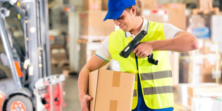 Amazon busca mozos de almacén sin requisitos de experiencia