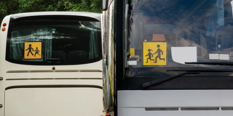 Se buscan acompañantes de transporte escolar: sueldos de hasta 750 euros por tres horas al día