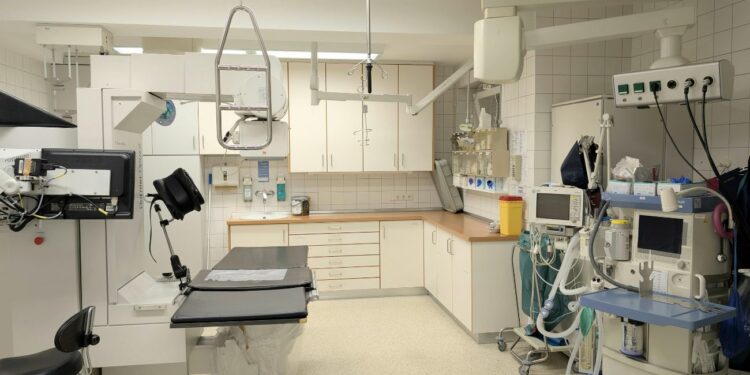 El Hospital General de València activa una amplia bolsa de empleo temporal