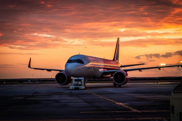 Retrasos y cancelaciones colapsan los aeropuertos de España